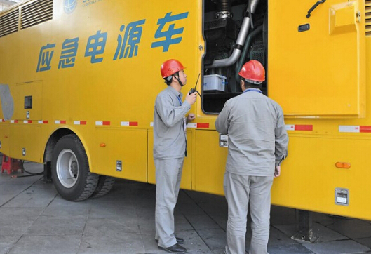 宁陕如何清理被灰尘覆盖的机油散热器？